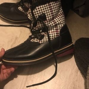 Boots size 7